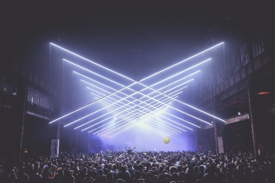 Scène et public du festival Nuits Sonores